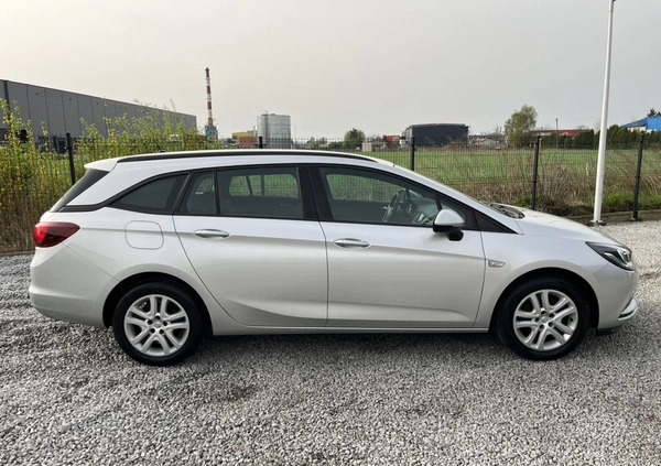 Opel Astra cena 44999 przebieg: 132000, rok produkcji 2018 z Płońsk małe 529